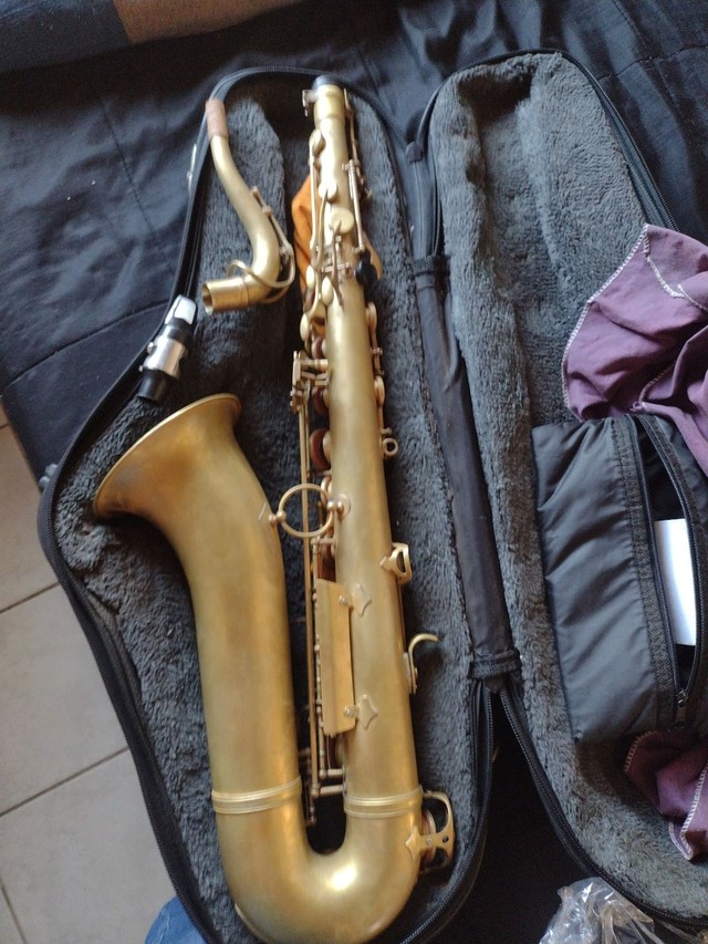 Vendo sax tenor Weril Master desplacado