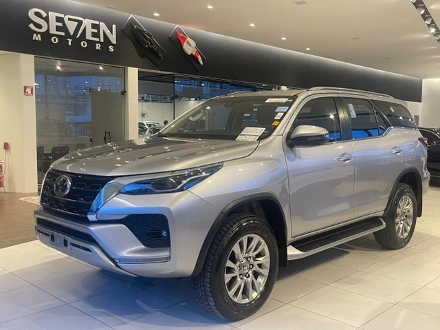 TOYOTA SW4 SRX 2021 12 MIL KM RODADOS