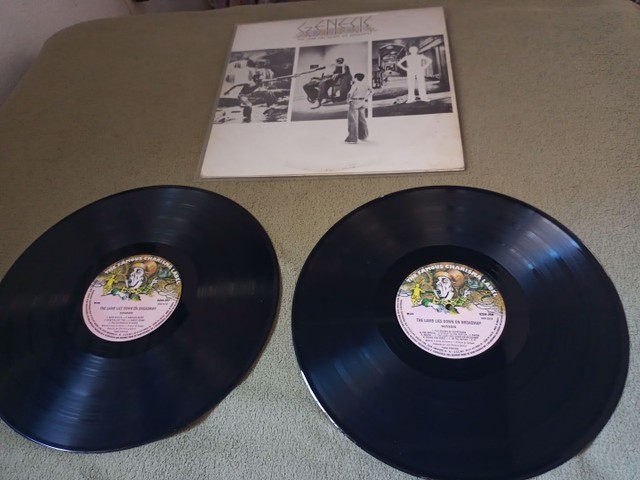 LP Disco Vinil DUPLO GENESIS the lamb lies down on broadway