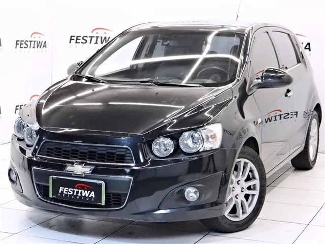 Chevrolet Sonic 2014 em Araruama - Usados e Seminovos