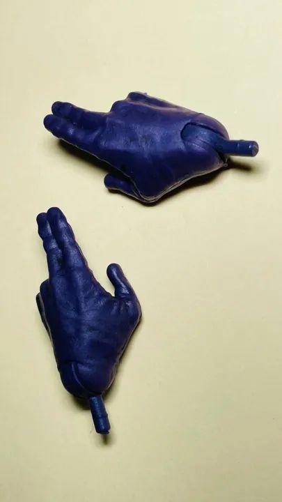 1 par de mãos p/ customização de bonecos escala 18 cm - ideal p/ custom - Foto 3