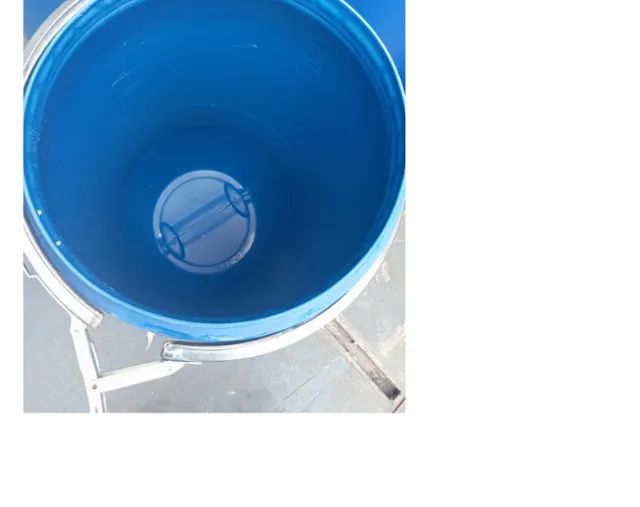 Bombona de 150l tampa removível e trava, usada.  - Foto 3