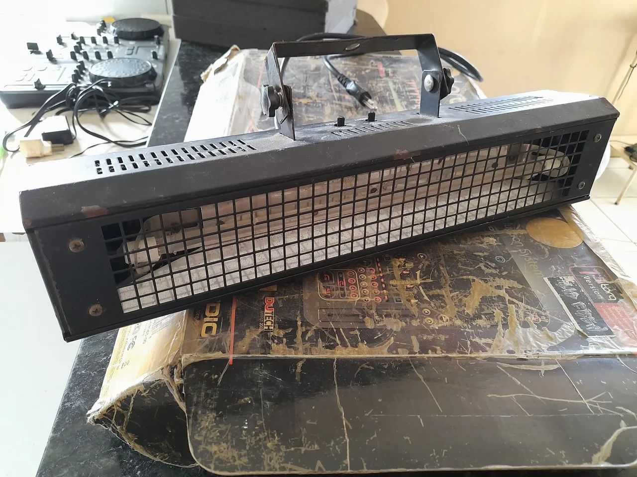 Iluminador de Palco AURA DMX512