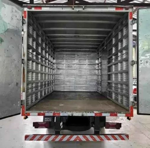 Iveco Daily 35s14 ano 2015 bau seco - Foto 5