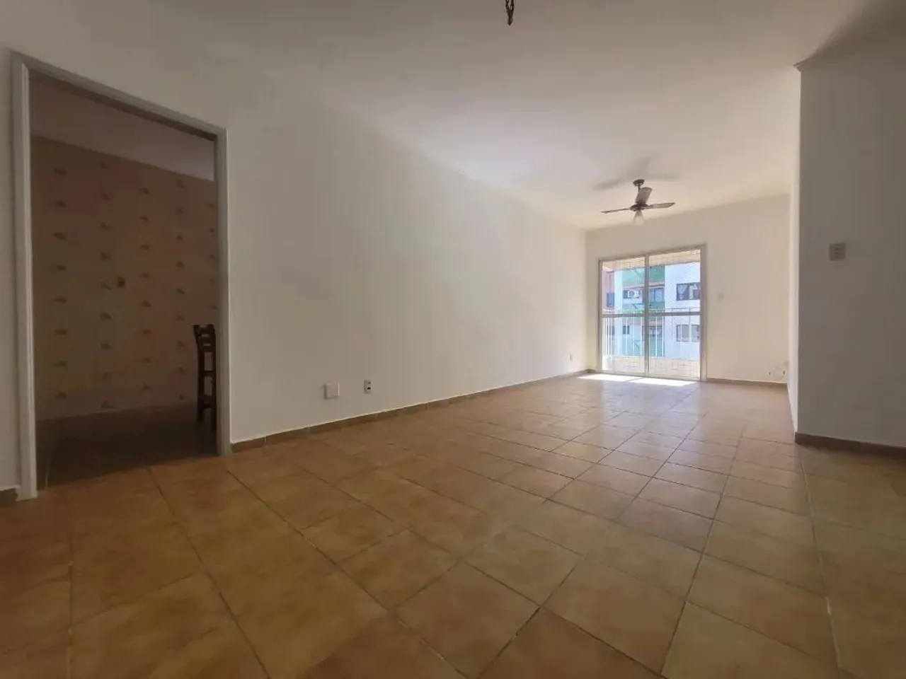 Apartamento para locação de 2 dormitórios na Guilhermina - Praia Grande - SP
