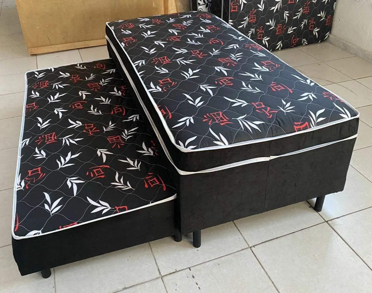 Cama Box solteiro auxiliar novas 