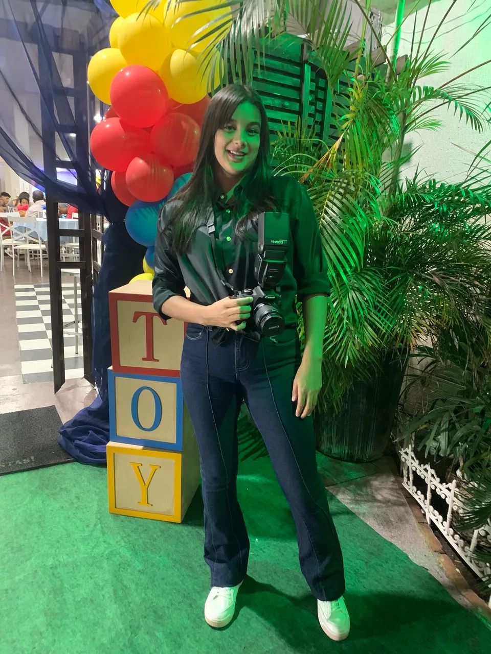 Câmera fotográfica Cannon T7 +lente 24mm / flash / carregadores e pilhas KIT - Foto 3