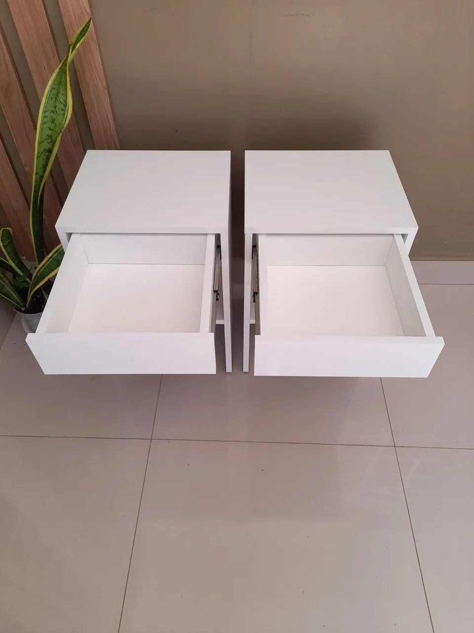 Kit 02 Criados mudos com gaveta branco. - Foto 2