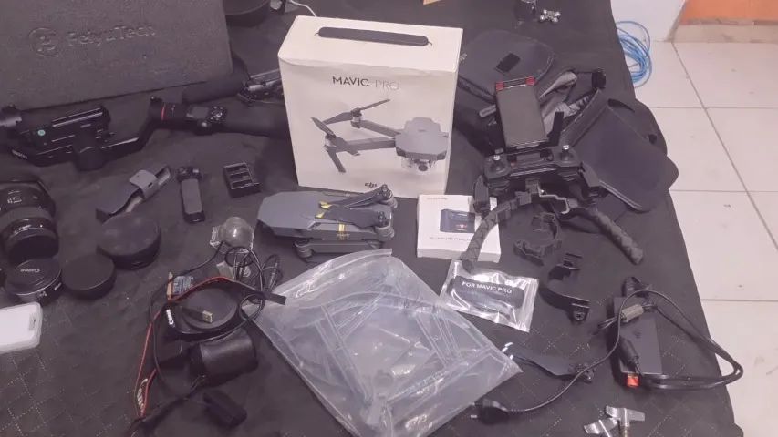 Drone DJI Mavic Pro Com Controle Bateria e Acessórios 