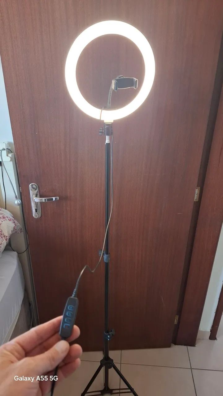 Ring Light com Tripé para Fotos e Vídeos - Foto 2