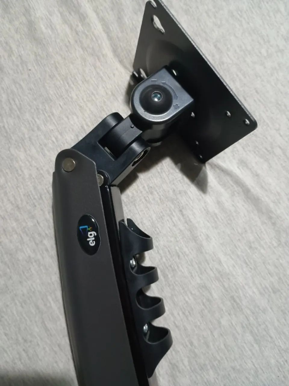 Suporte de Mesa Articulado para Monitores de 17" a 35" ELG - Foto 3