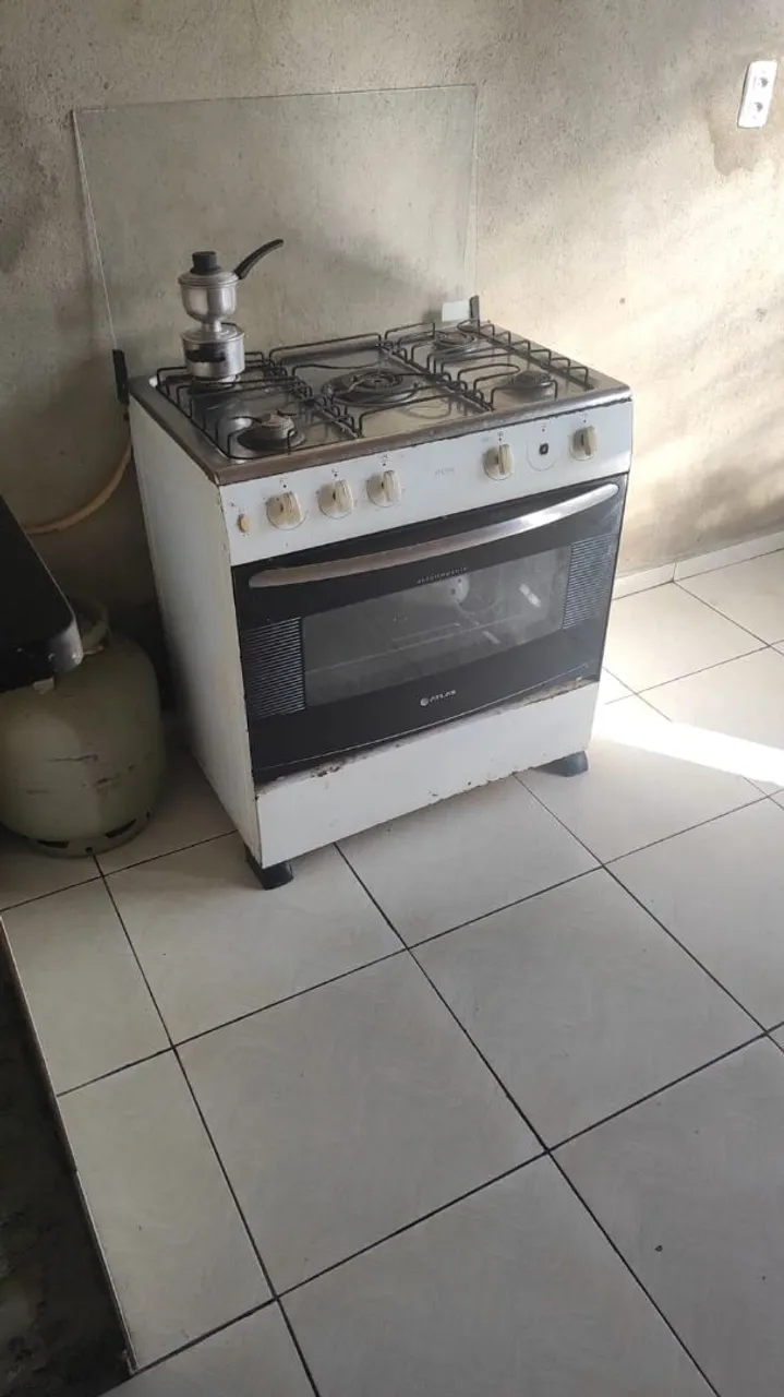 Fogão Atlas com Forno e 5 Bocas