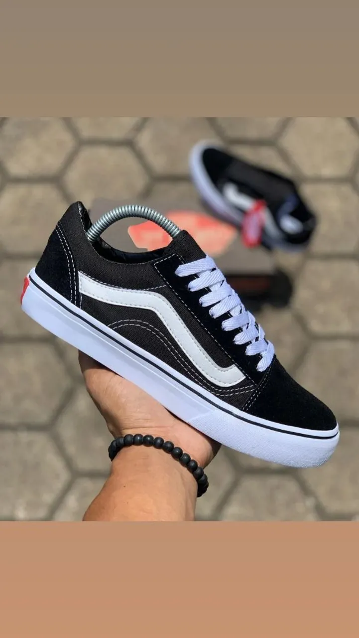 Tênis Vans Old Skool Preto com Branco