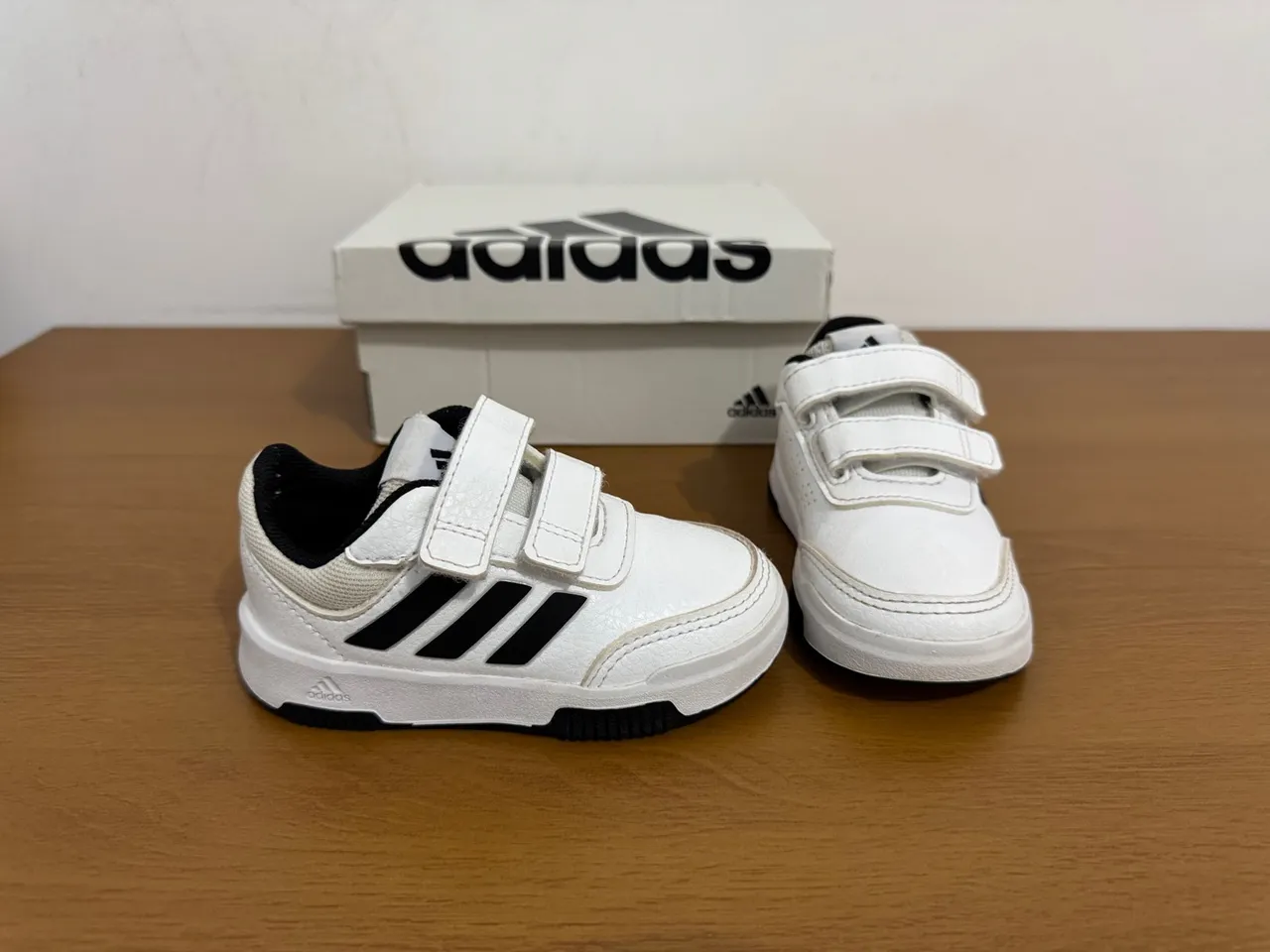 Tênis Adidas Infantil número 19 impecável