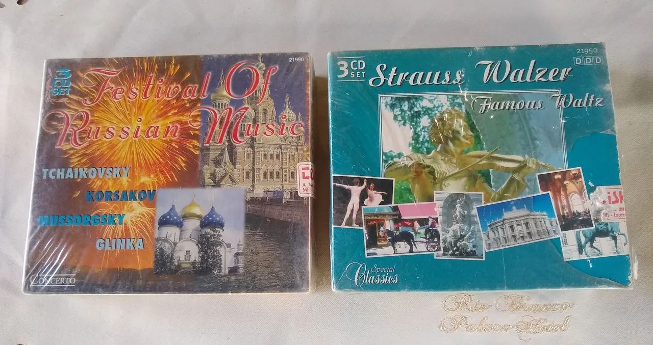 CDs música clássica, duas CX. 6 CDs 50,00