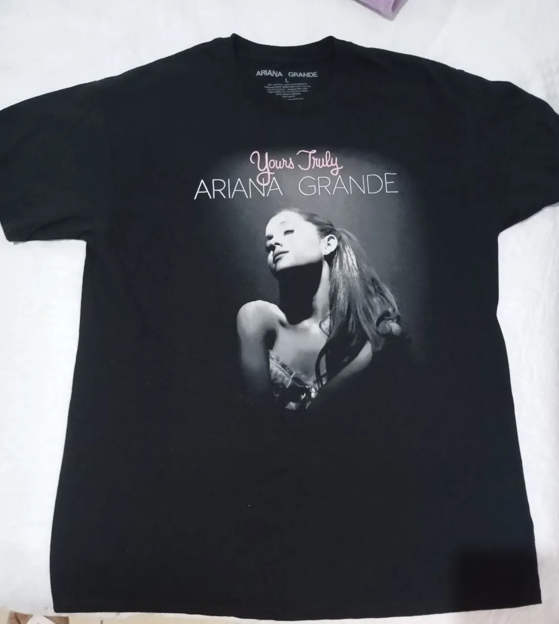 Camiseta Ariana Grande Yours Truly - Original