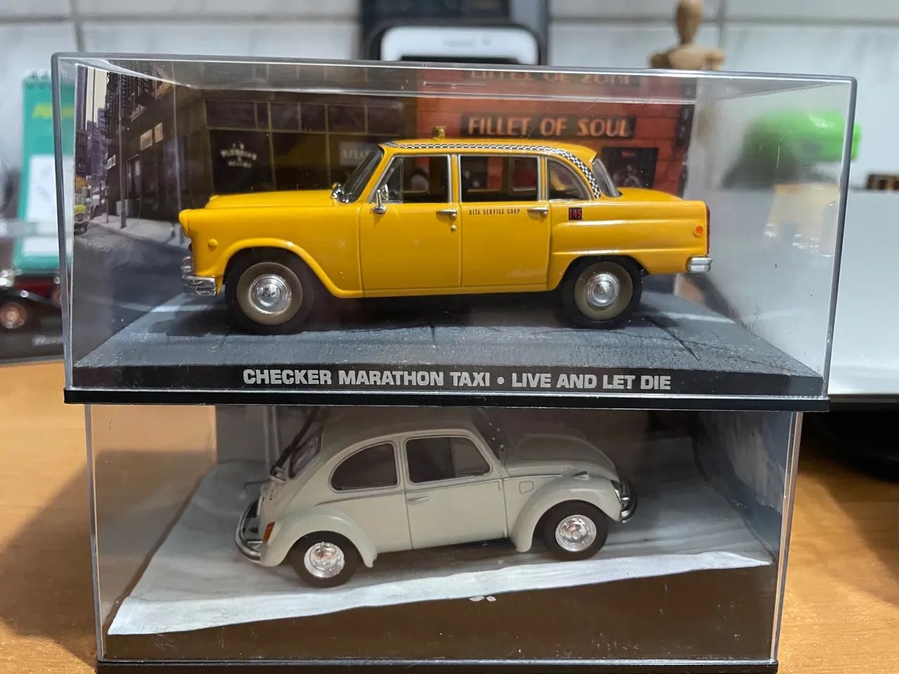 Miniaturas Chevrolet Opala e Rural Willys em caixa de acrílico - Foto 3