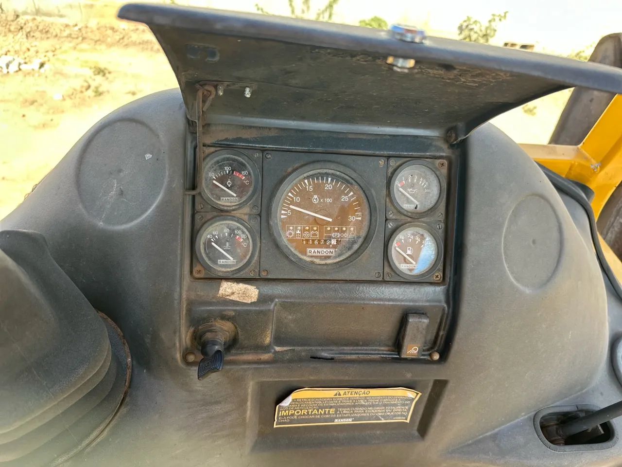 Retroescavadeira Randon RK 406B 2011 4x4 - Foto 6