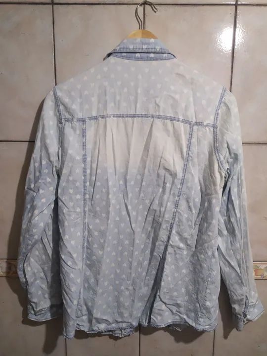 Camisa Jeans com Detalhes em Pérolas E modas - Foto 3