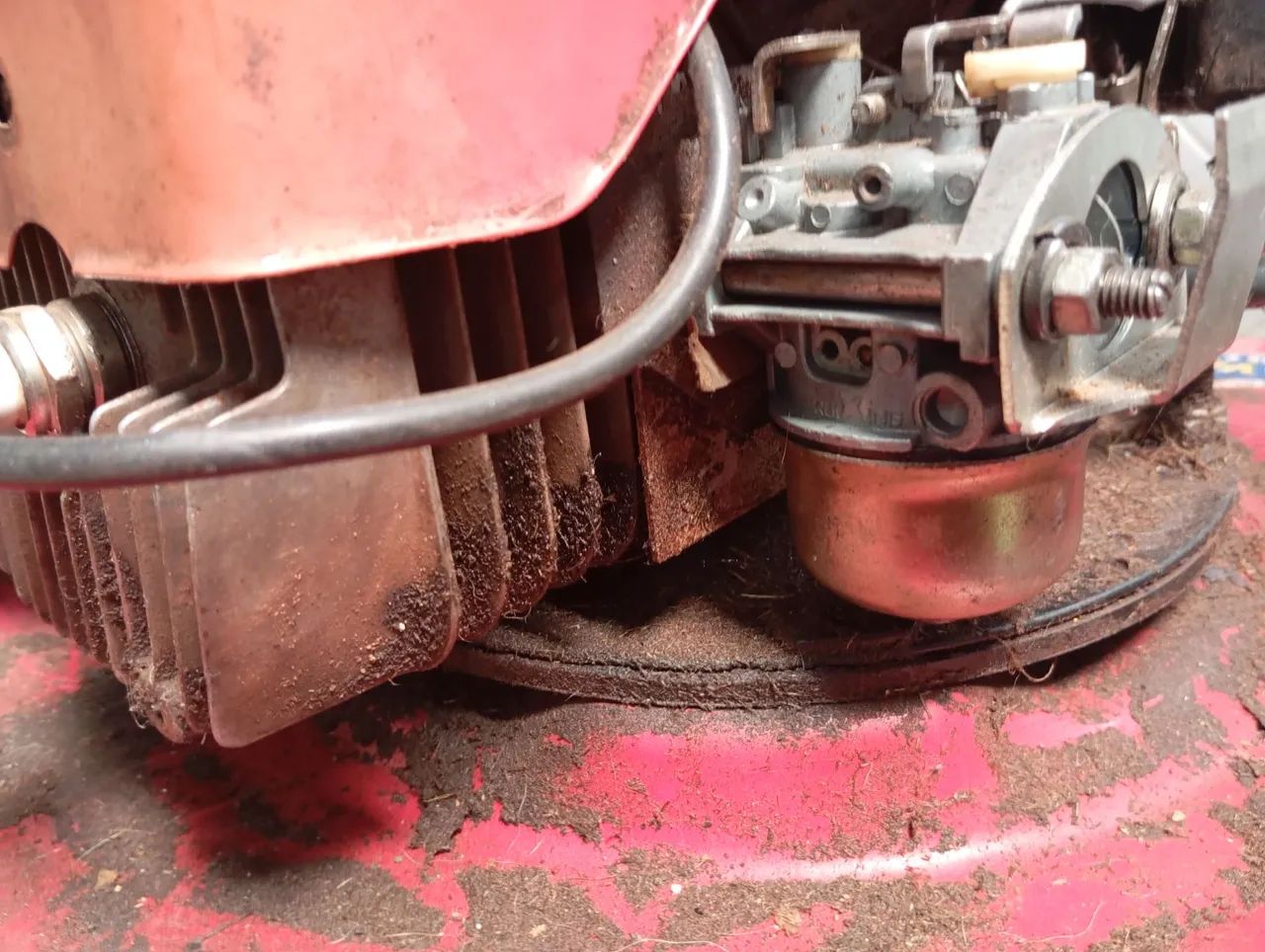 Cortador de grama branco a gasolina  - Foto 6