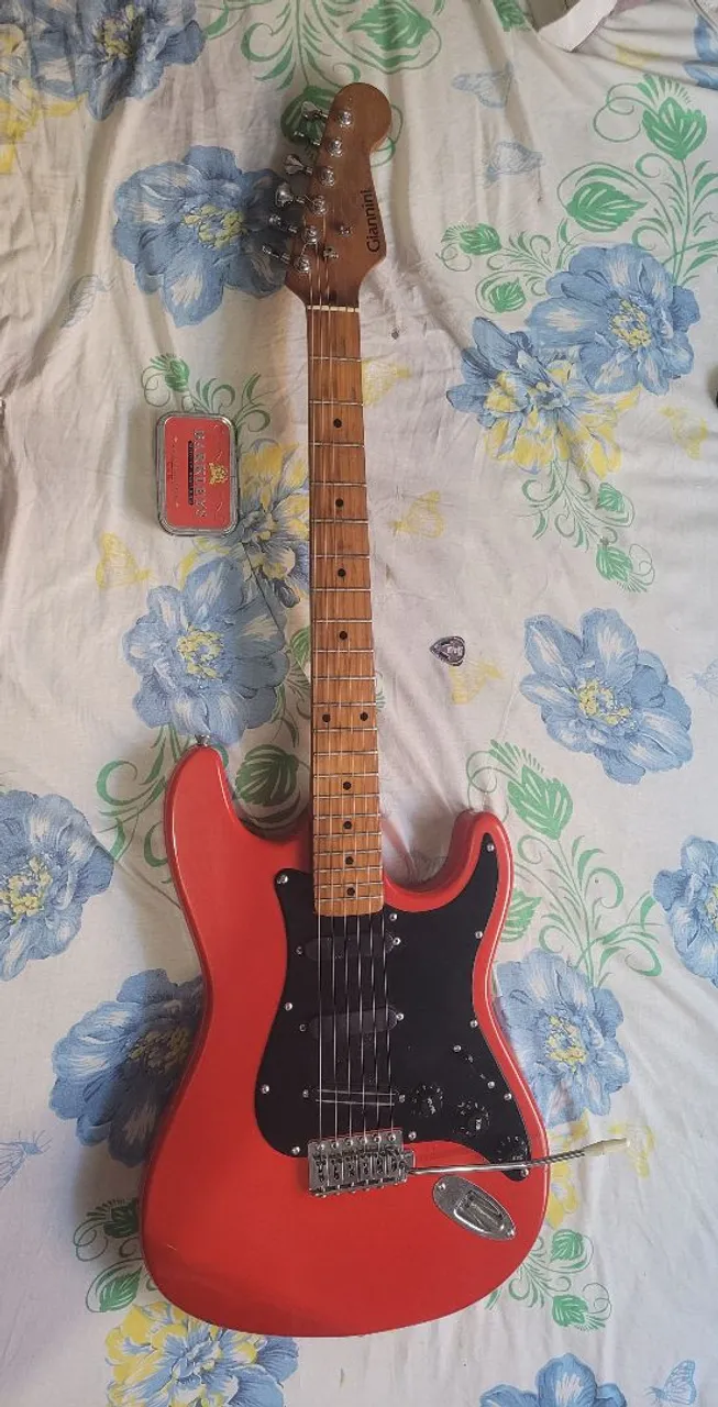 Guitarra antiga Giannini stratosonic - Vermelha