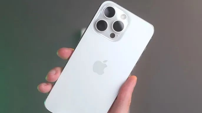 iPhone 15 Pro 256GB Branco // Impecável // Loja Fisica no Shopping na Savassi