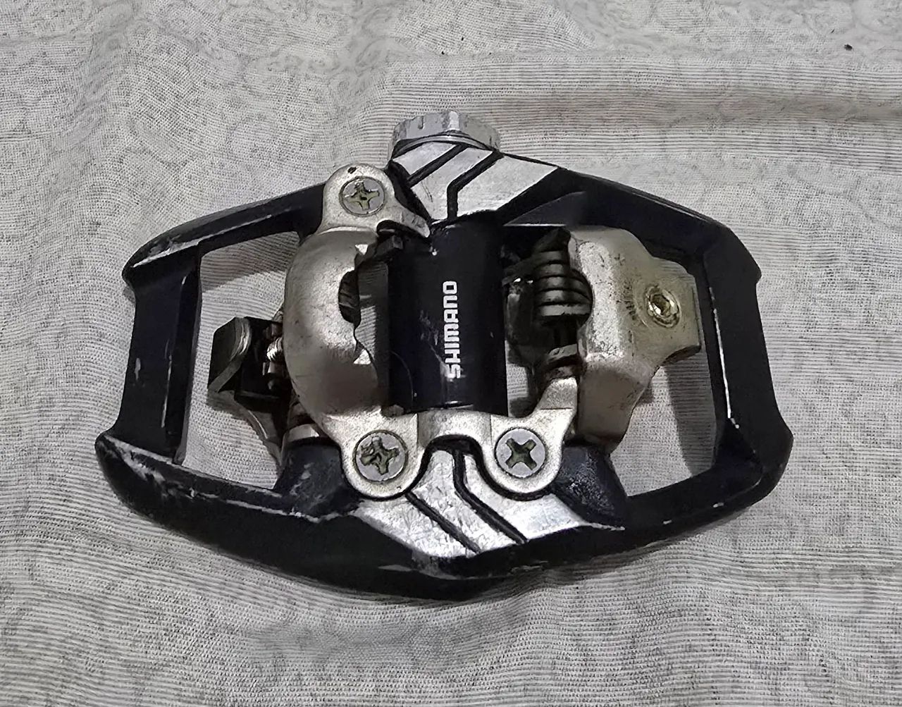 Pedal Shimano deore xt m8020 lado esquerdo (L) left