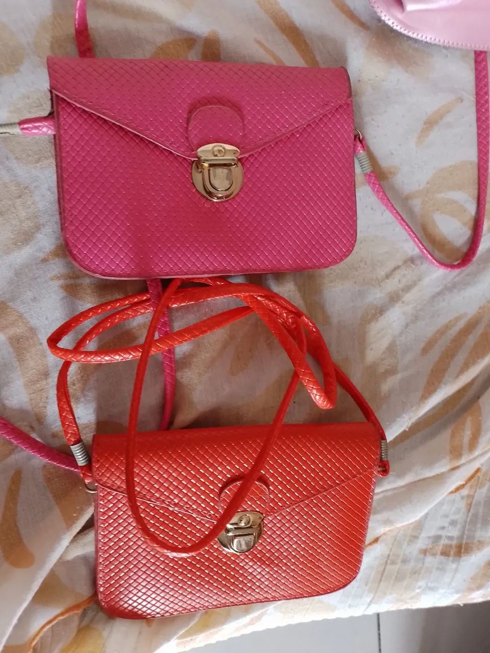 2 Bolsas de Ombro Coloridas - Estilo e Praticidade - Foto 2