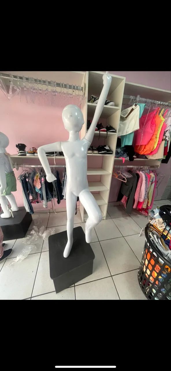 Manequim com base 64309690909314121