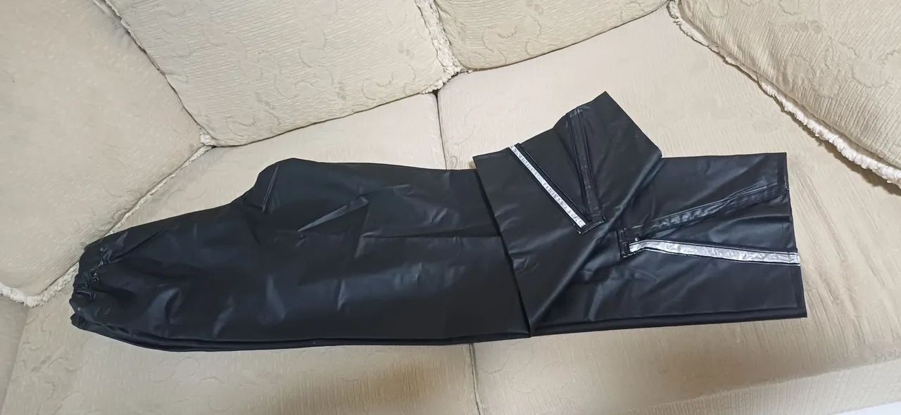 CALÇA CAPA DE CHUVA ALBA NOVA SEM USO  - Foto 3