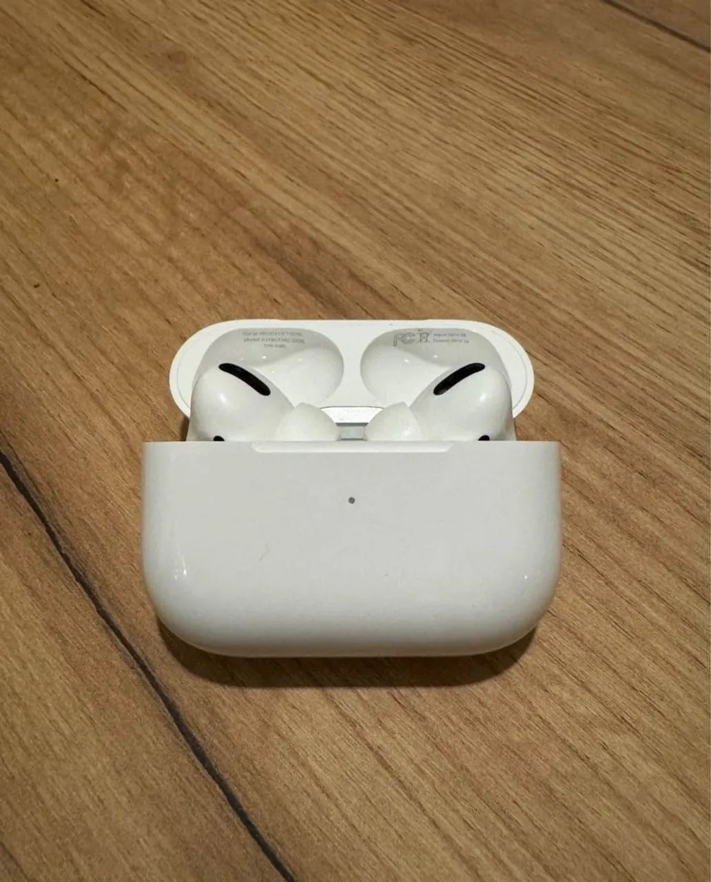 Fone Apple AirPods Pro Seminovo (problema no redutor de ruídos)