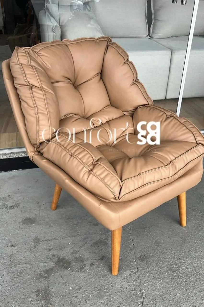 Promoção Poltrona Confortável de Couro Marrom - 10x de 85 reais