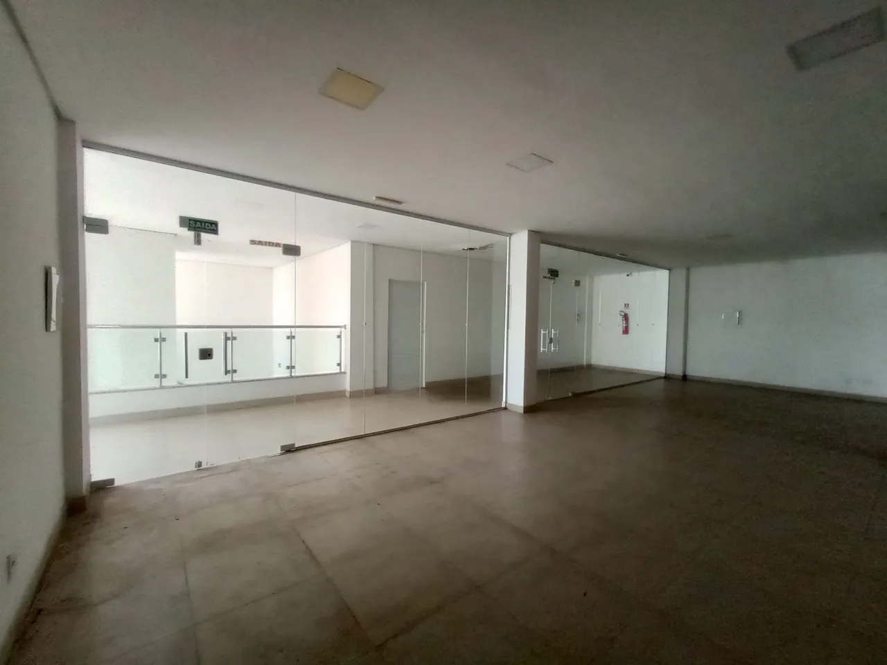 // Loja Comercial na Avenida Brasil com 100 m2