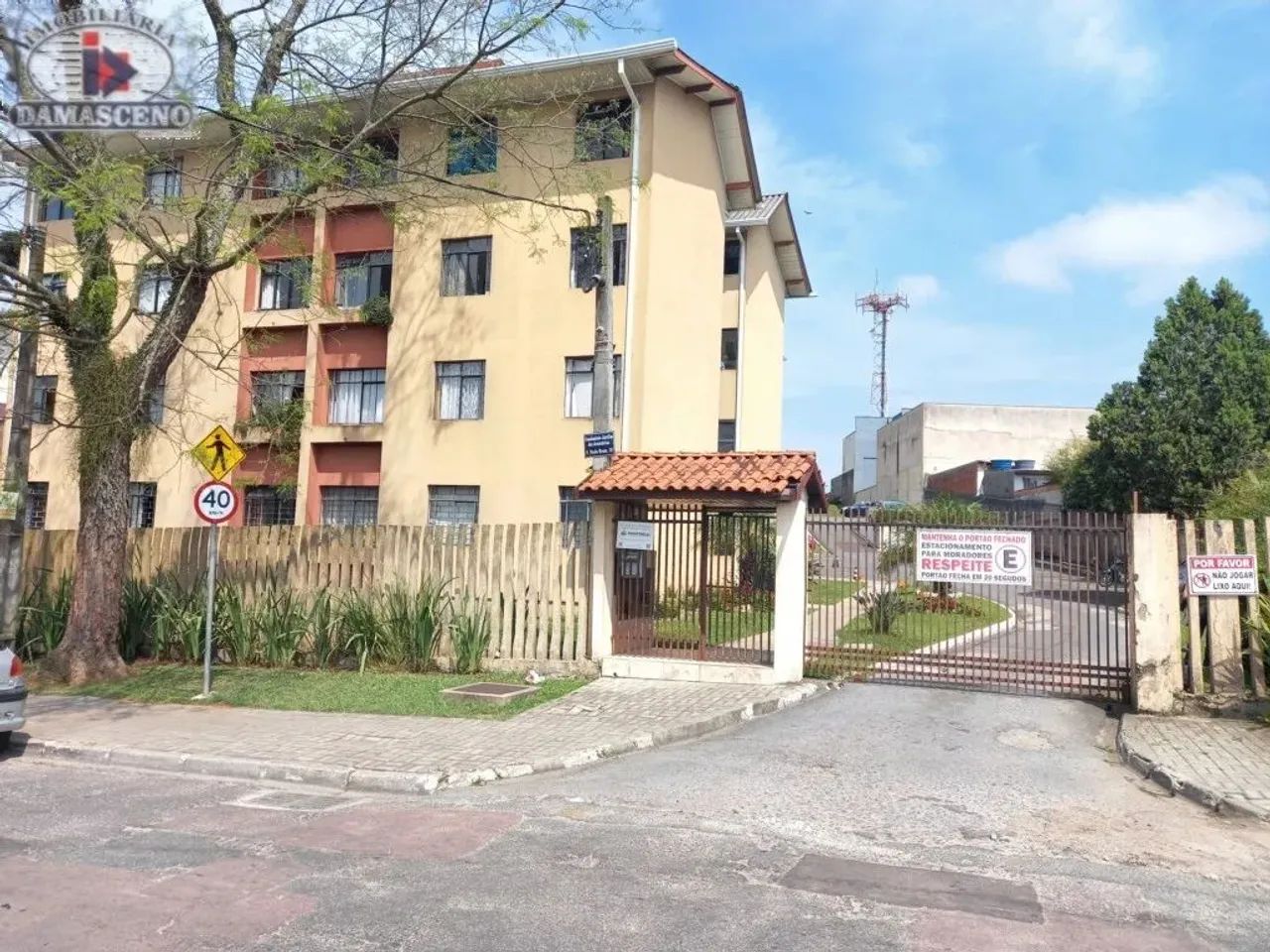 Apartamento com 2 quartos para alugar por R$ 1100.00, 44.00 m2 - ALTO BOQUEIRAO - CURITIBA