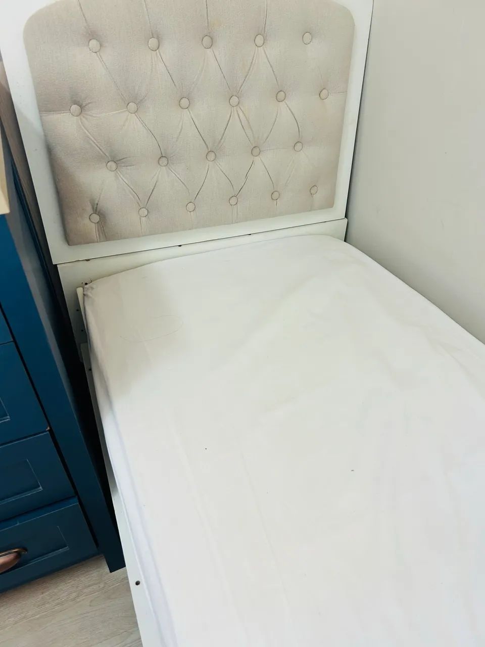 Cama Infantil Provençal com Capitonê Estofado + Rodízios - Foto 2