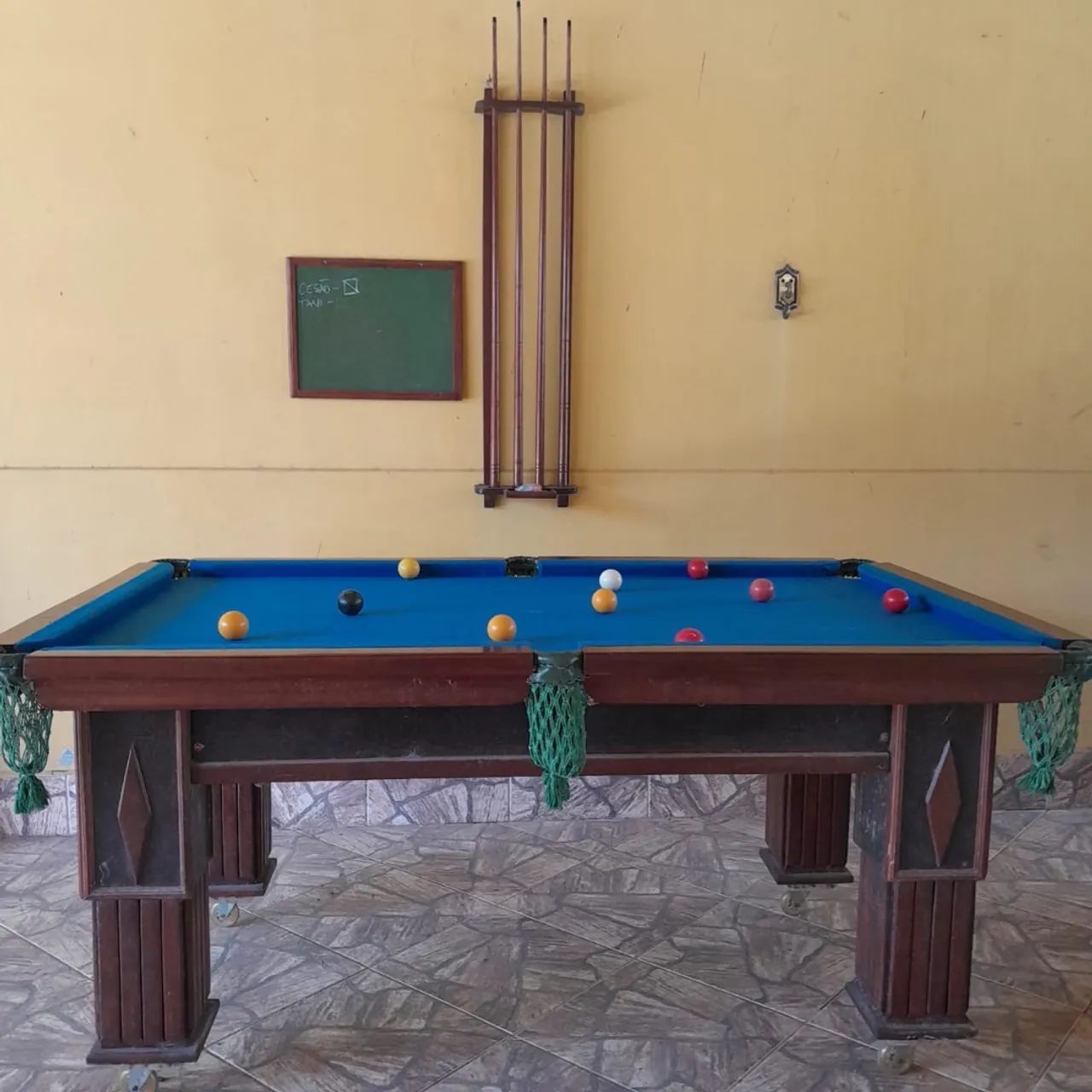 Mesa de sinuca, muito nova! 
