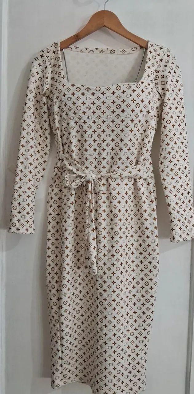Vestido midi monograma tam m  - Foto 2