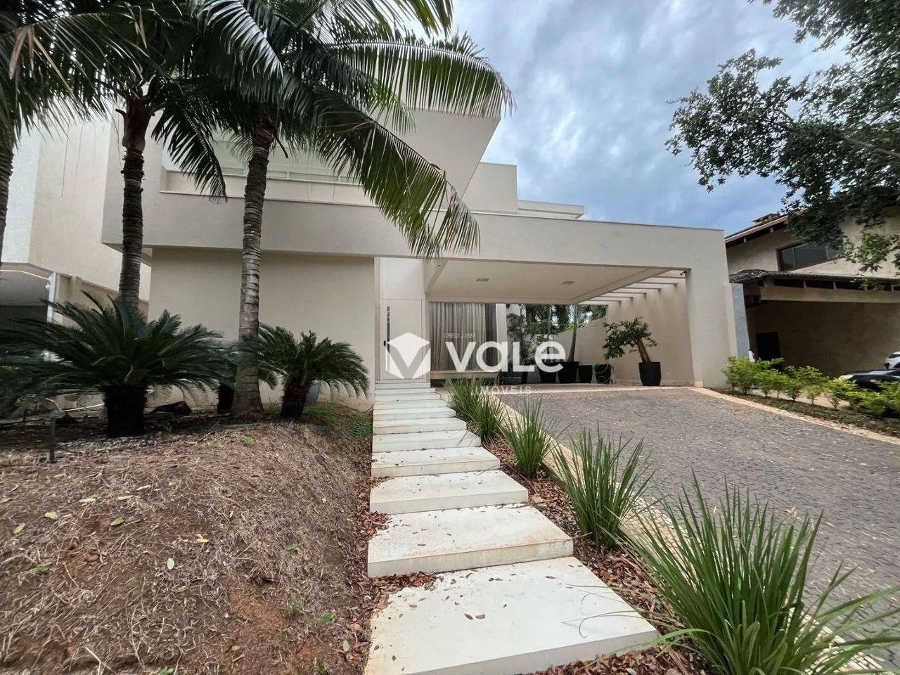 Sobrado com 3 dormitórios para alugar, 600 m² por R$ 15.000,00/mês - 205 Norte (Avno 22) -