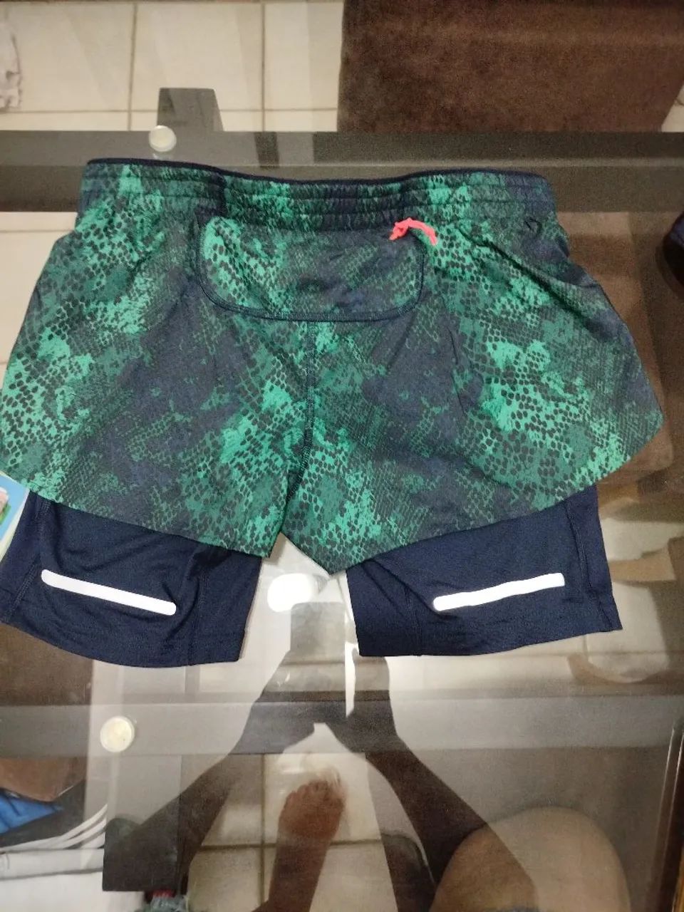 Short Adidas de corrida 2 em 1  Berlim - Tamanho M - Foto 2