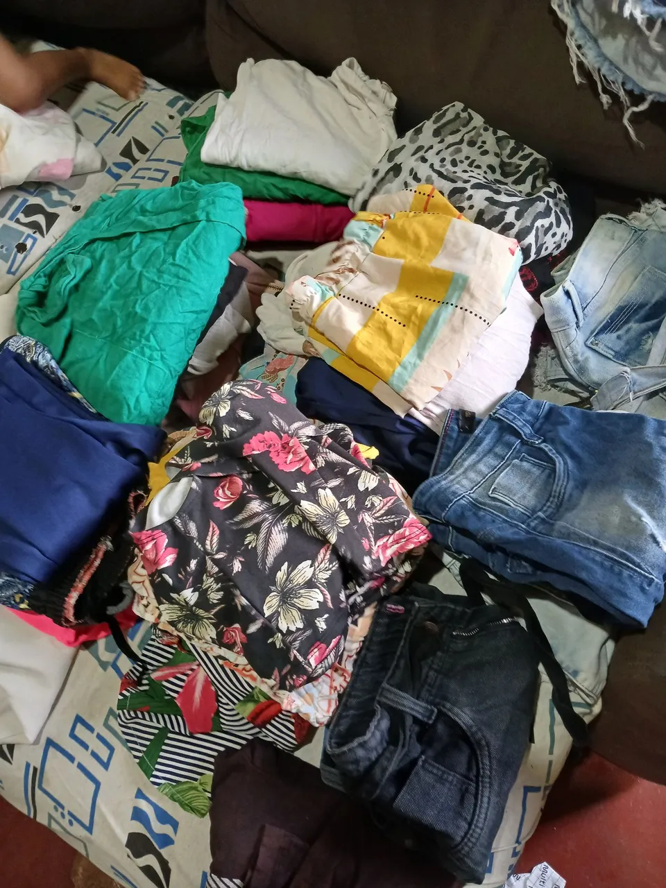 Lote de Roupas Femininas Variadas