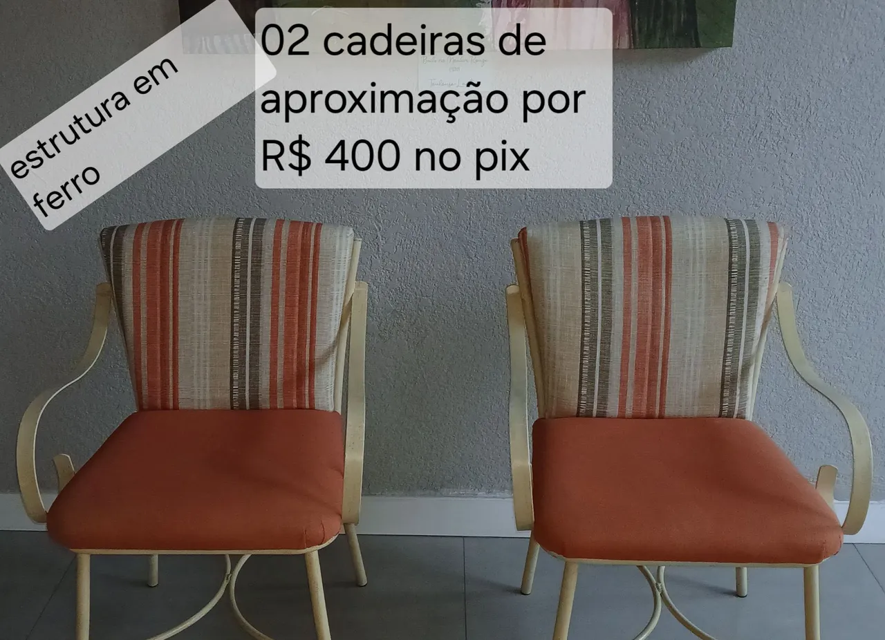 02 Cadeiras de Aproximação em Ferro