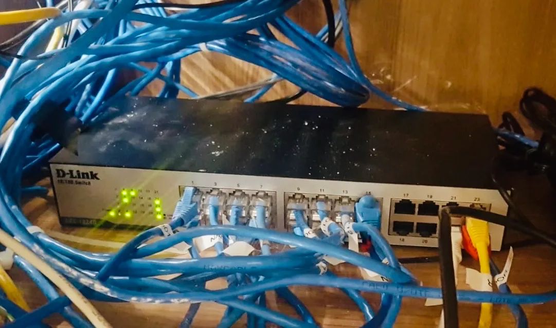 VENDO Switch de rede D-link Des -1024D com 24 10/100 MBPS