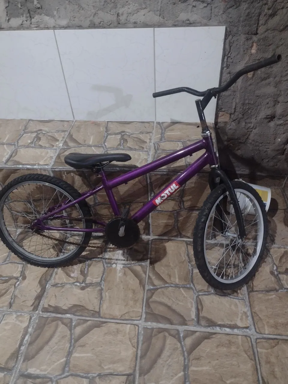 Bicicleta BMX Roxa