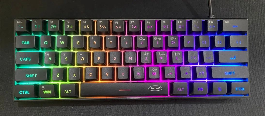 Teclado Gamer 61 Teclas RGB USB MageGee - Foto 2