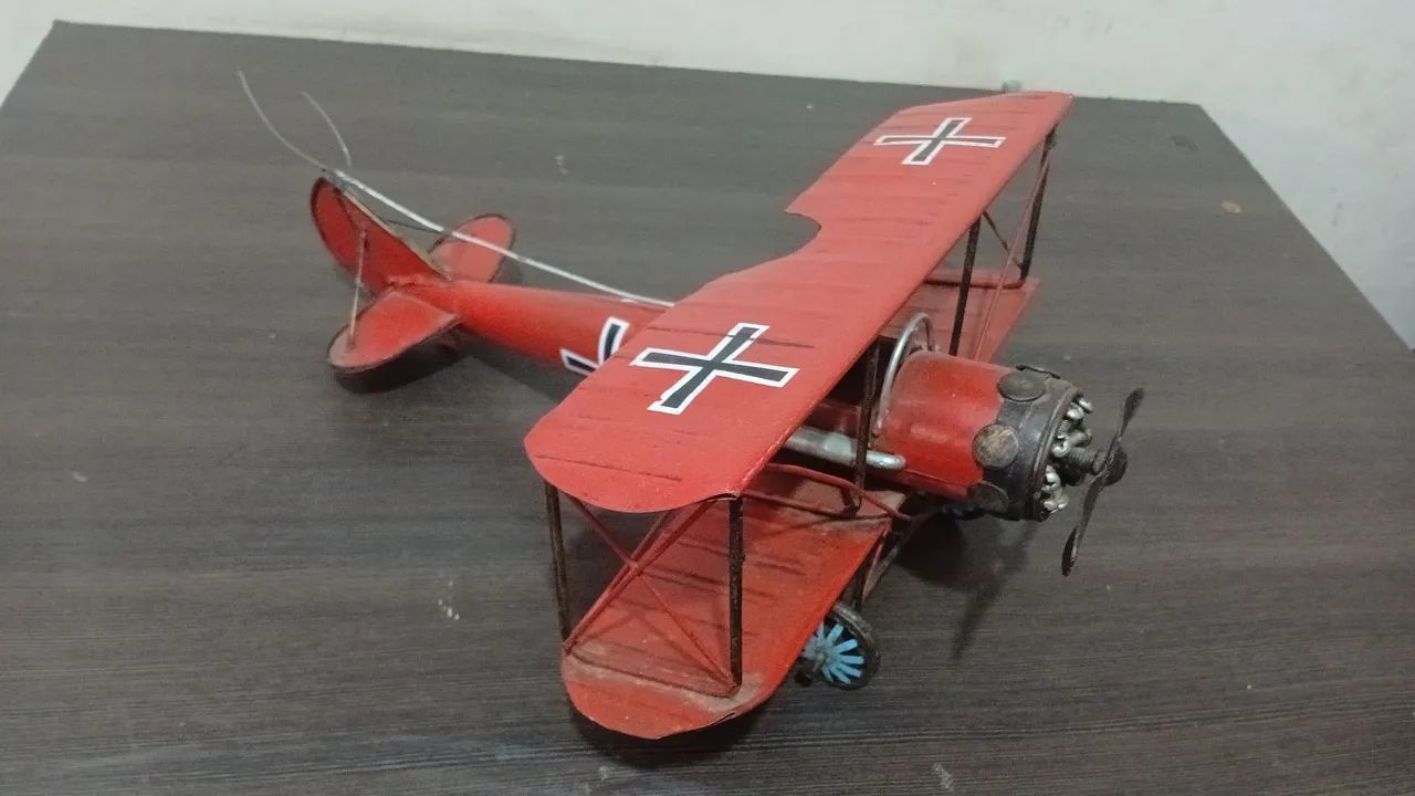 Avião de Metal Colecionável - Foto 2