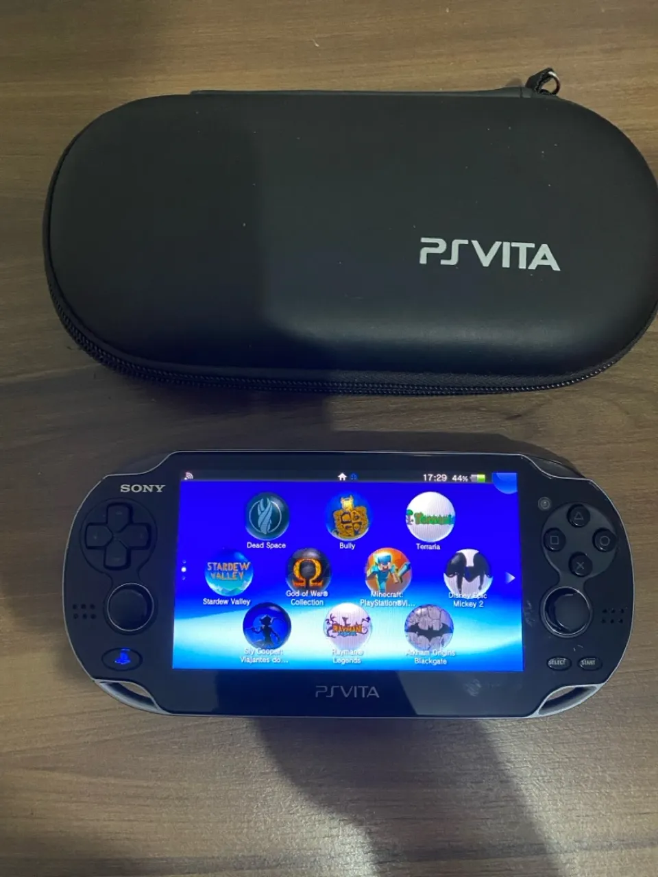 PS Vita com case