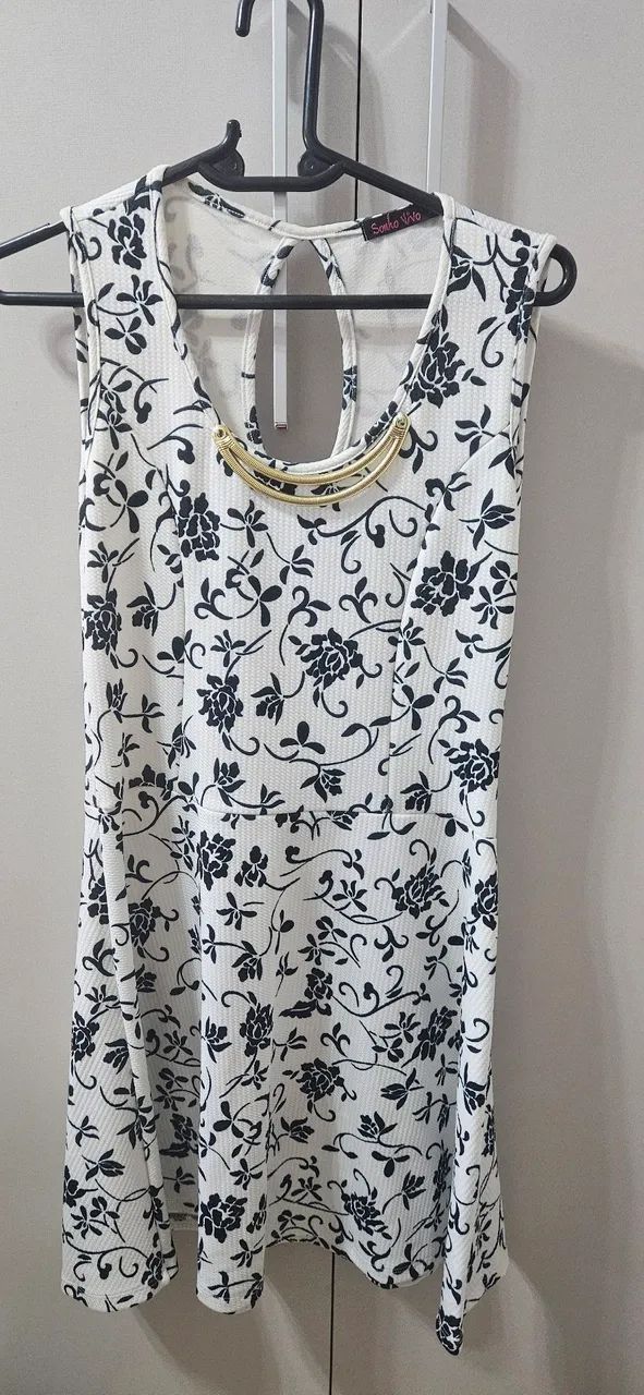 Vestido floral branco e preto - Foto 3