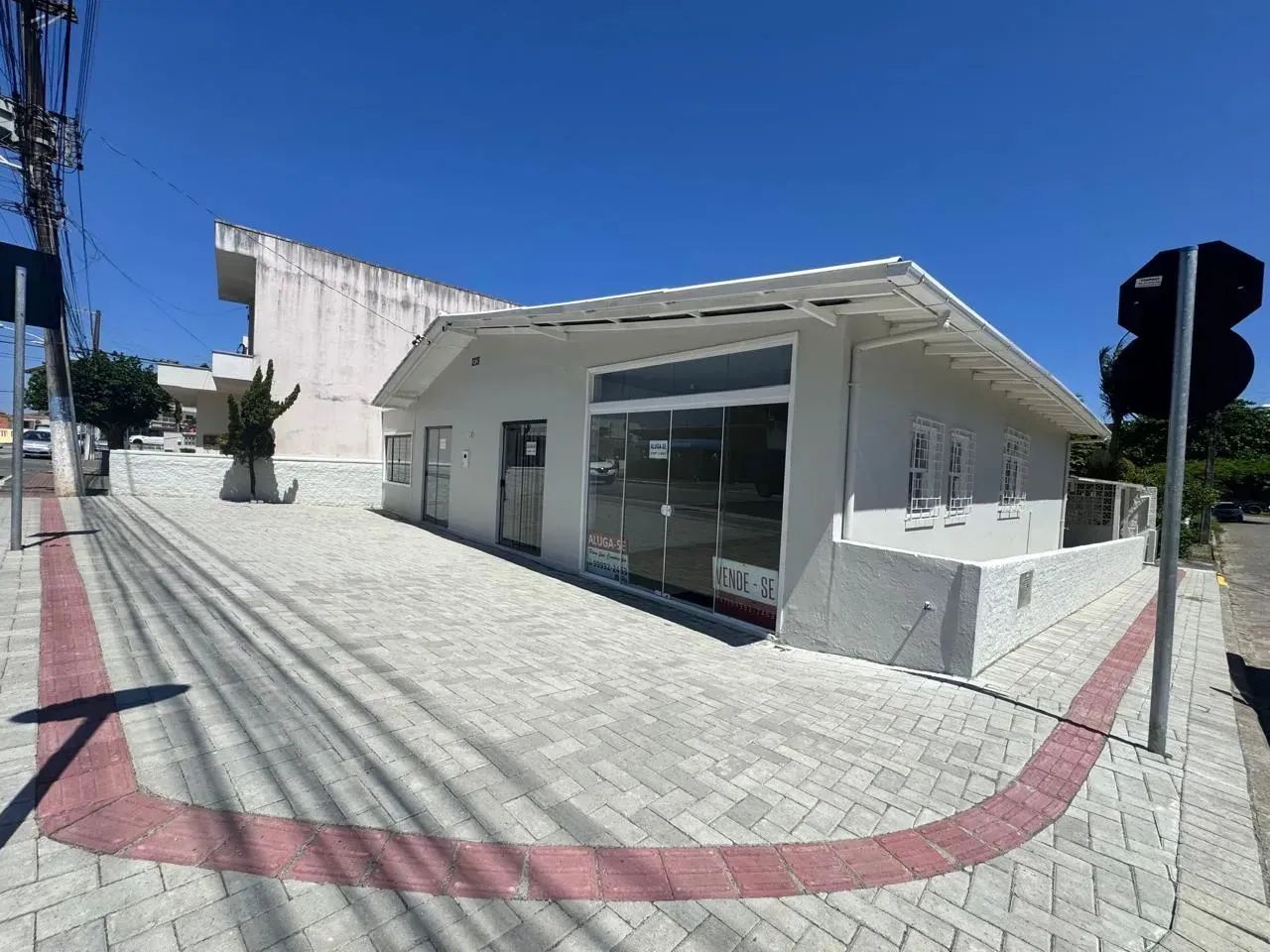 Duas salas comerciais para locação R$2.200,00 no centro de Penha - Foto 4