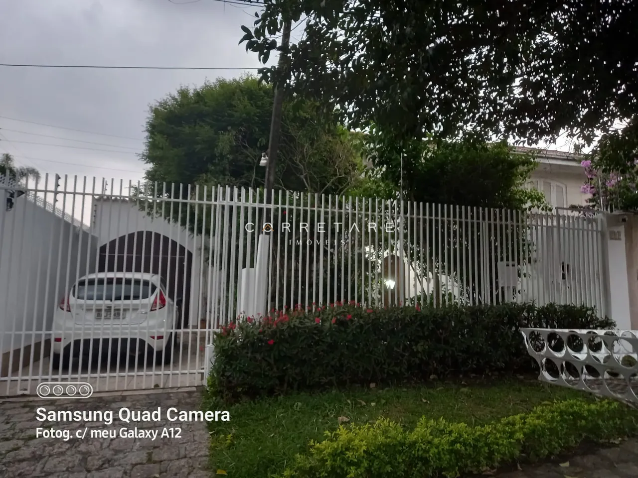 Excelente Casa no Ahú pra quem procura Segurança, Comodidade e Localização.