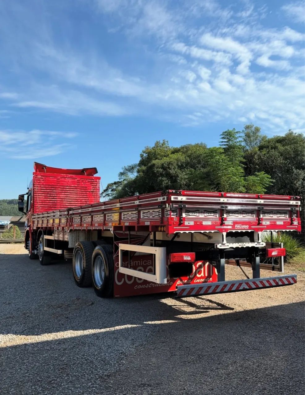 Caminhão  Scania P 320 Carroceria 2020 - Foto 4